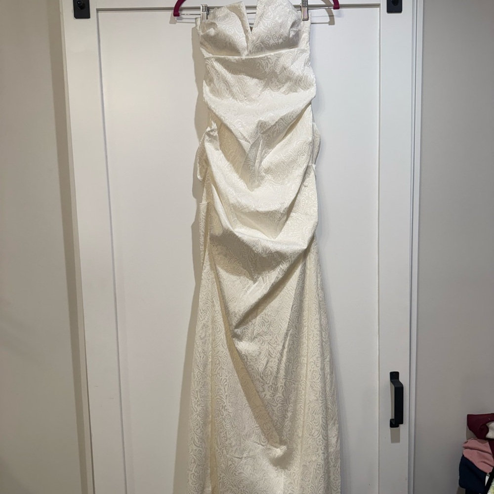 Nicole Miller Ivory gown for wedding or formal event Dress